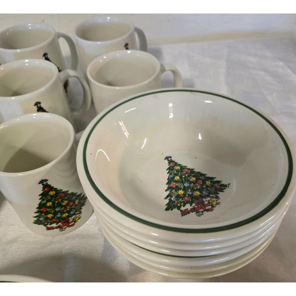 Vintage 25 pc Christmas - Jamestown China Porcelain Dinner Set Mount Clemens